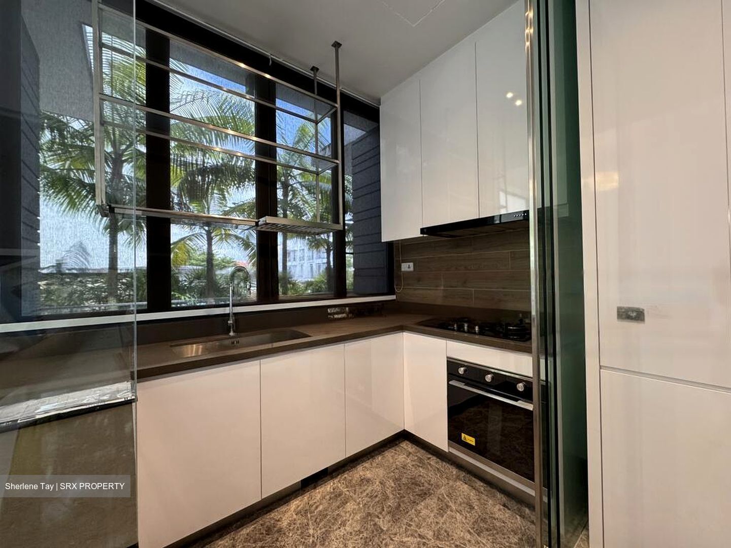 Sunrise Avenue (D28), Terrace #484923401